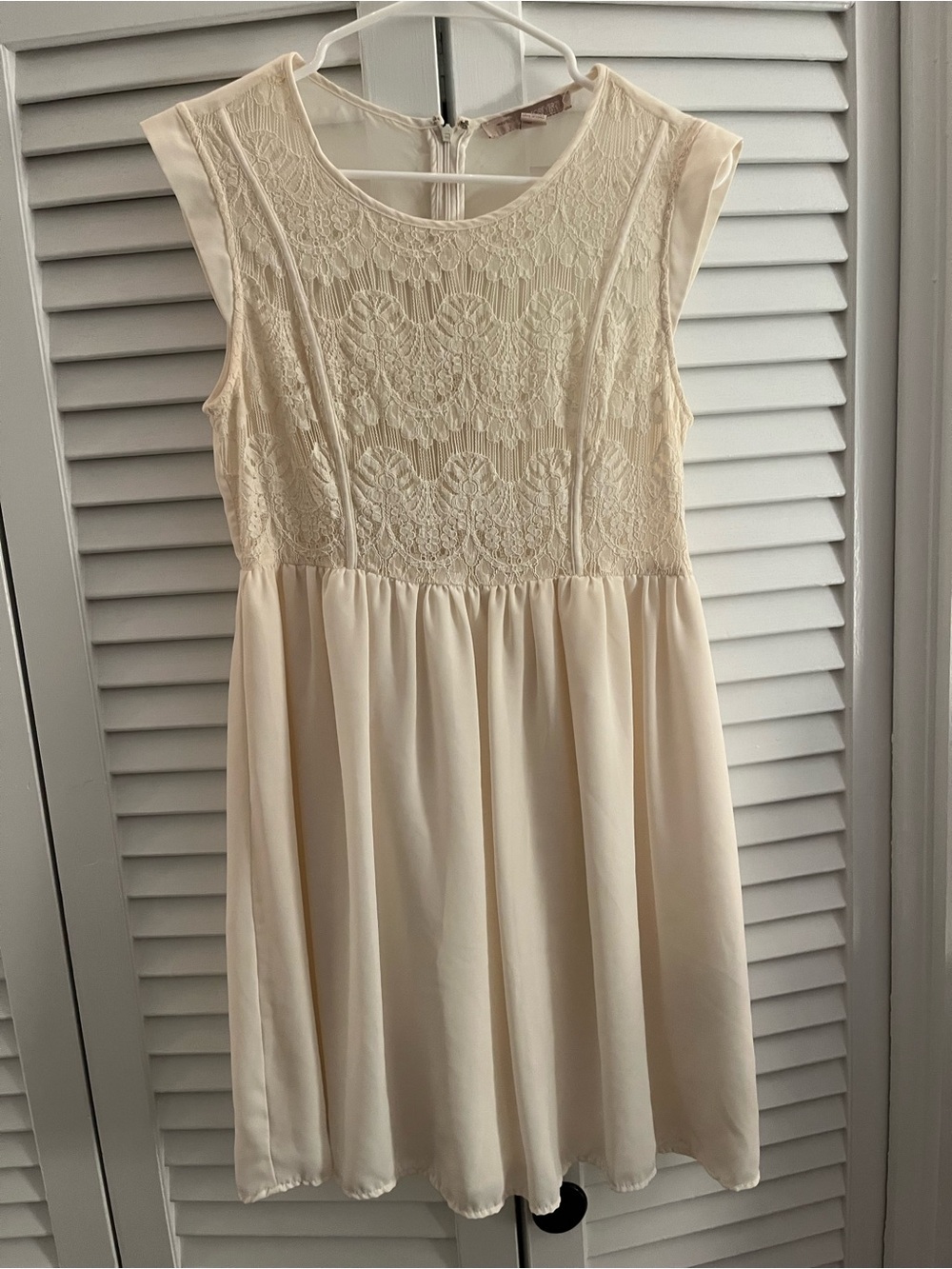 Forever 21 Cream Lace Bodice Sleeveless Dress